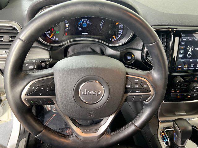 Photo of 2022 Bright White Clearcoat Jeep Grand Cherokee