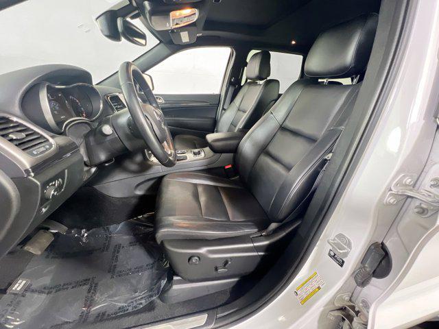 Photo of 2022 Bright White Clearcoat Jeep Grand Cherokee