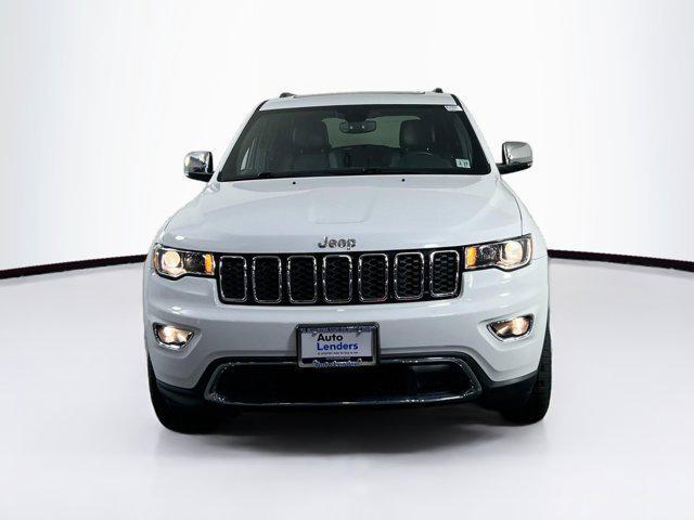 Photo of 2022 Bright White Clearcoat Jeep Grand Cherokee