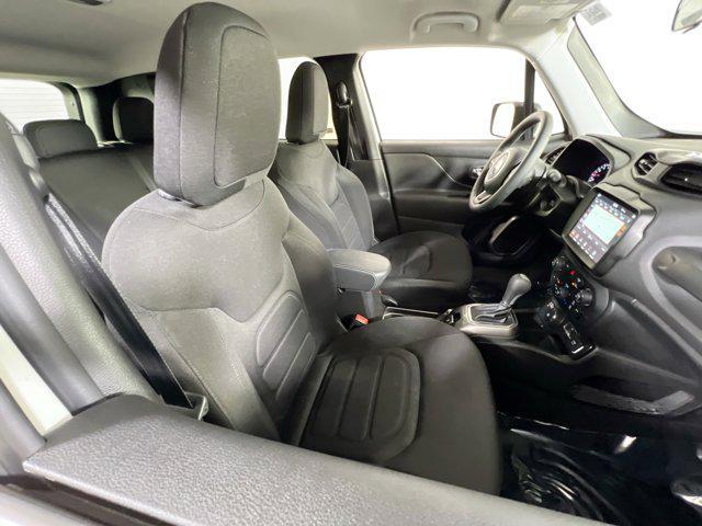 Photo of 2022 Alpine White Clearcoat Jeep Renegade