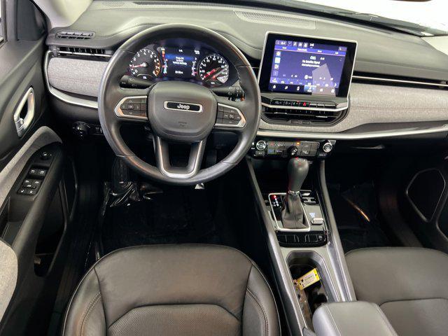 Photo of 2022 Bright White Clearcoat Jeep Compass