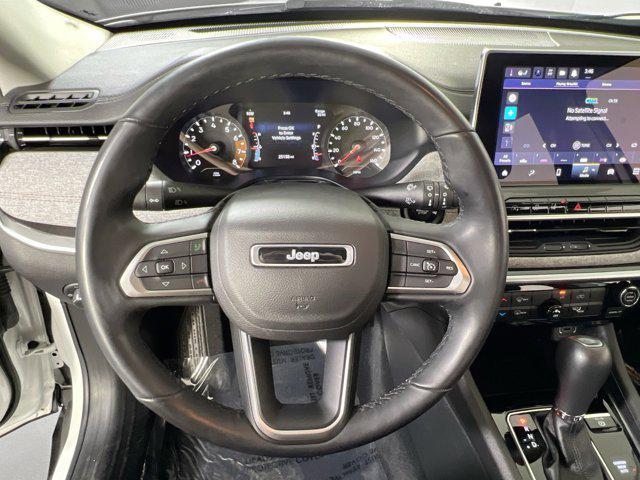 Photo of 2022 Bright White Clearcoat Jeep Compass