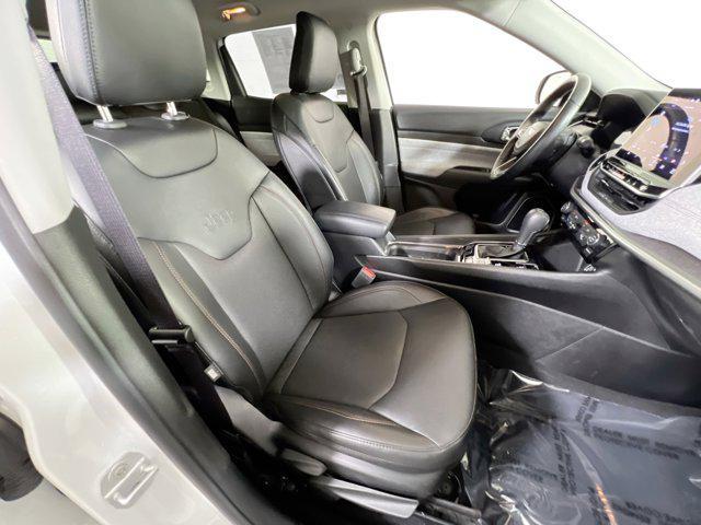 Photo of 2022 Bright White Clearcoat Jeep Compass
