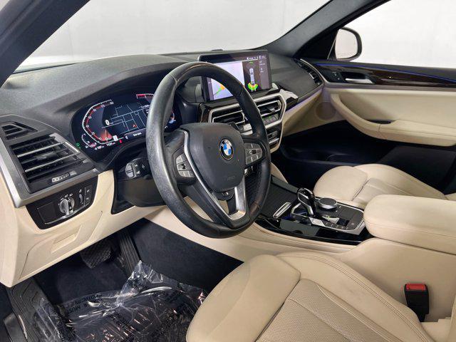 Photo of 2022 Mineral White Metallic BMW X4