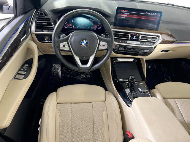 Photo of 2022 Mineral White Metallic BMW X4