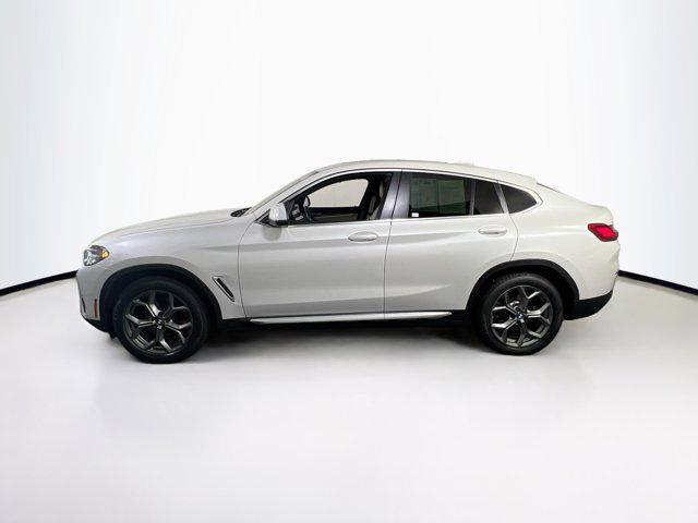 Photo of 2022 Mineral White Metallic BMW X4
