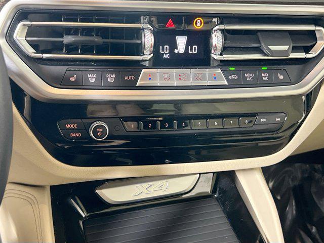 Photo of 2022 Mineral White Metallic BMW X4