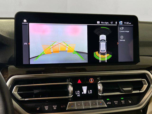 Photo of 2022 Mineral White Metallic BMW X4