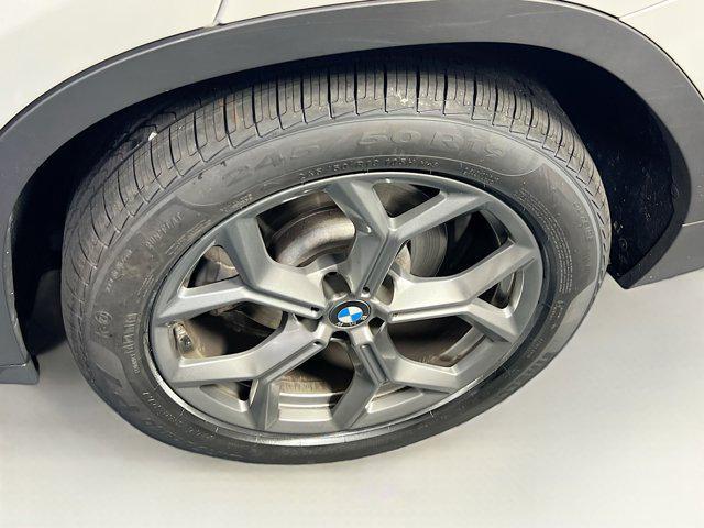 Photo of 2022 Mineral White Metallic BMW X4