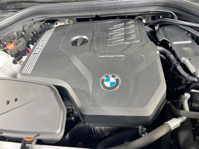 Photo of 2022 Mineral White Metallic BMW X4