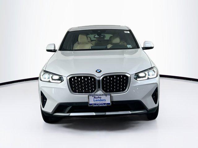 Photo of 2022 Mineral White Metallic BMW X4