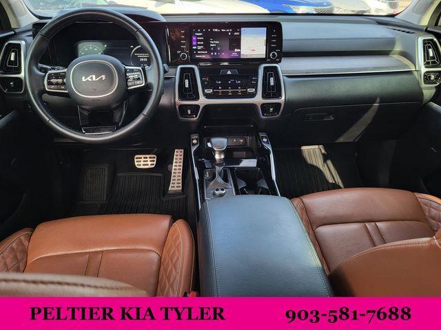 Photo of 2022 Glacial White Pearl Kia Sorento