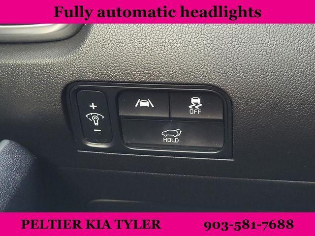 Photo of 2022 Glacial White Pearl Kia Sorento