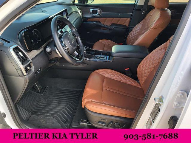 Photo of 2022 Glacial White Pearl Kia Sorento