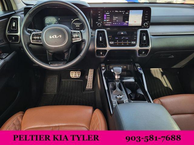 Photo of 2022 Glacial White Pearl Kia Sorento