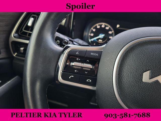 Photo of 2022 Glacial White Pearl Kia Sorento