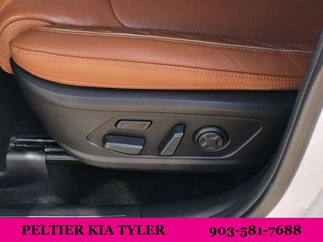 Photo of 2022 Glacial White Pearl Kia Sorento
