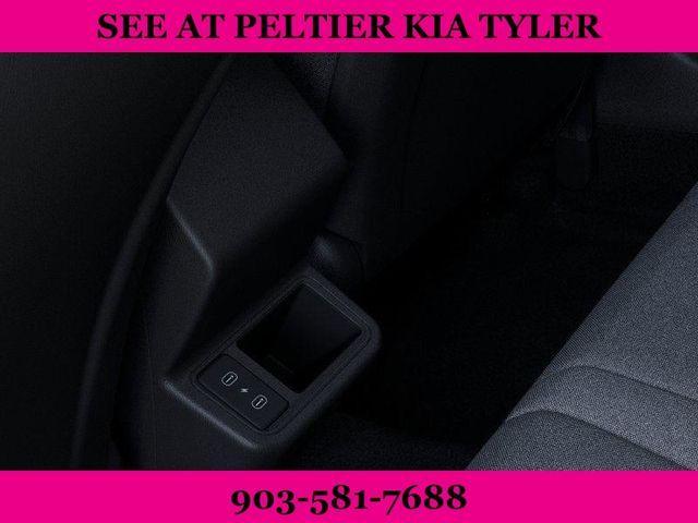 Photo of 2025 Snow White Pearl Kia K4