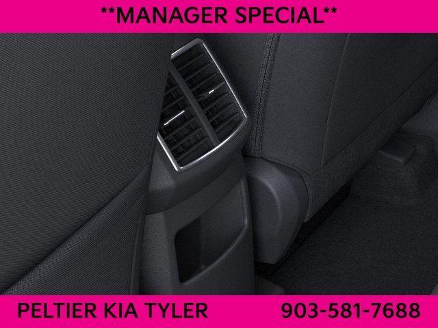 Photo of 2025 Snow White Pearl Kia Sportage Hybrid