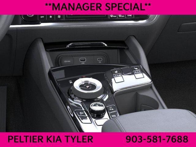 Photo of 2025 Snow White Pearl Kia Sportage Hybrid