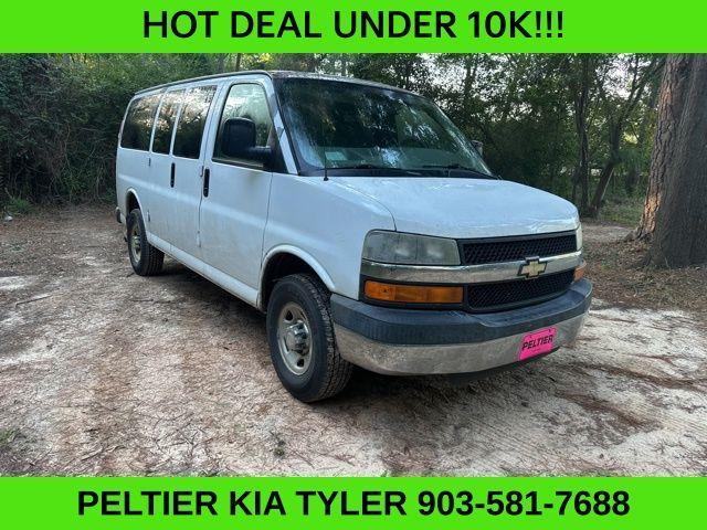 Photo of 2007 Summit White Chevrolet Express 3500