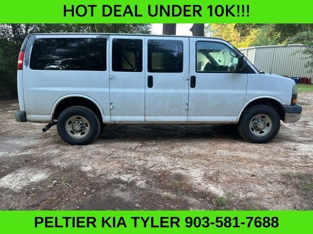 Photo of 2007 Summit White Chevrolet Express 3500