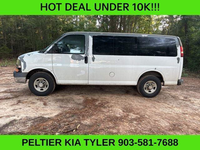 Photo of 2007 Summit White Chevrolet Express 3500