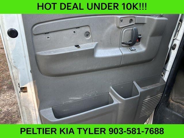 Photo of 2007 Summit White Chevrolet Express 3500