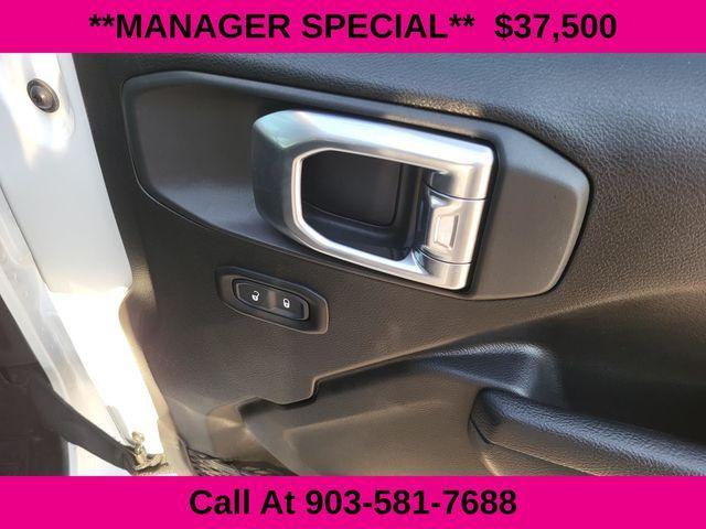Photo of 2024 Bright White Clearcoat Jeep Wrangler