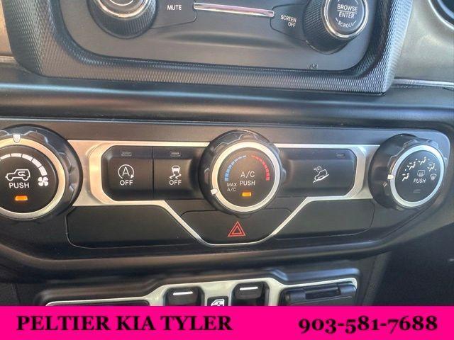 Photo of 2020 Black Clearcoat Jeep Wrangler Unlimited