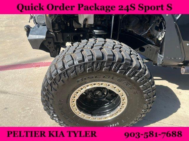 Photo of 2020 Black Clearcoat Jeep Wrangler Unlimited