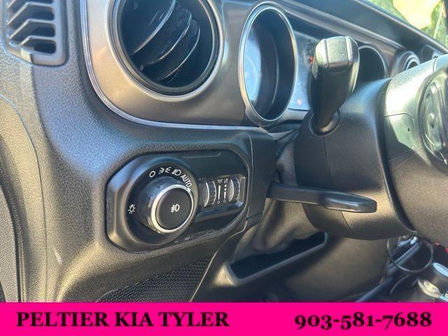 Photo of 2020 Black Clearcoat Jeep Wrangler Unlimited