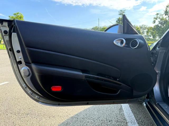 Photo of 2006 Gray Nissan 350Z