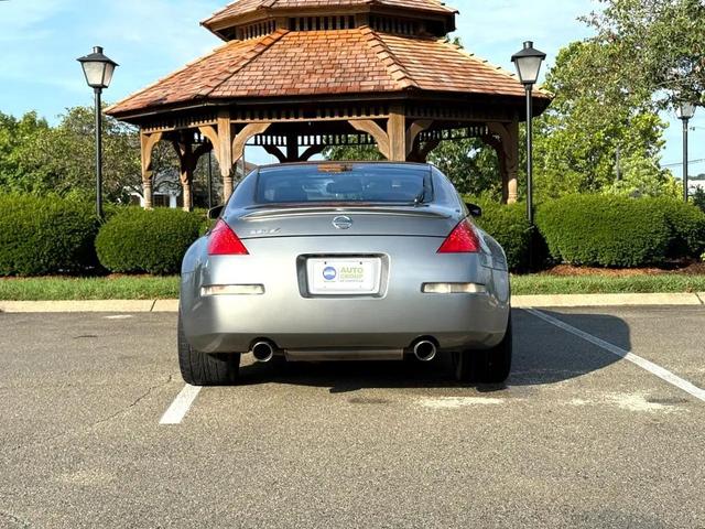 Photo of 2006 Gray Nissan 350Z