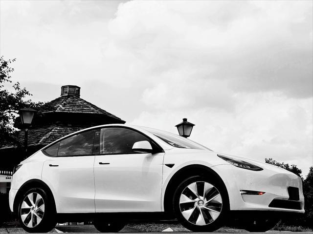 Photo of 2020 Pure White Tesla Model Y