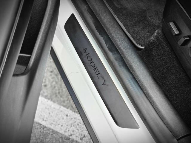 Photo of 2020 Pure White Tesla Model Y