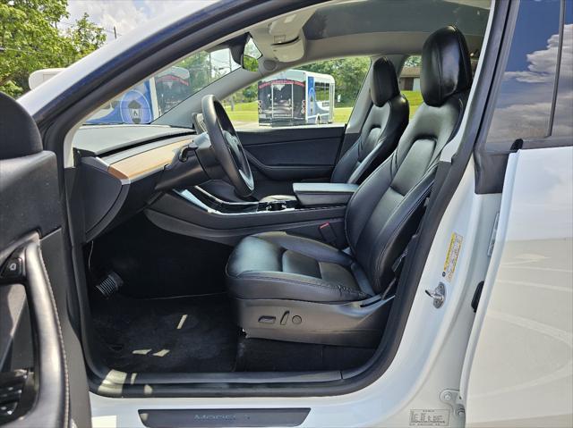 Photo of 2020 Pure White Tesla Model Y