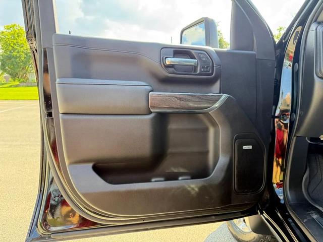 Photo of 2022 Black Chevrolet Silverado 2500