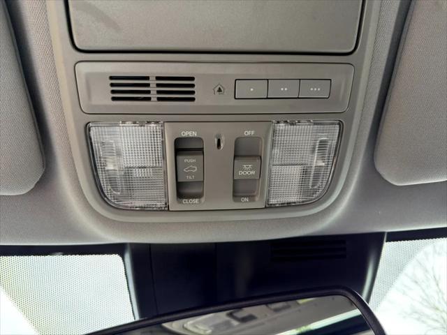 Photo of 2021 Platinum White Pearl Honda CR-V