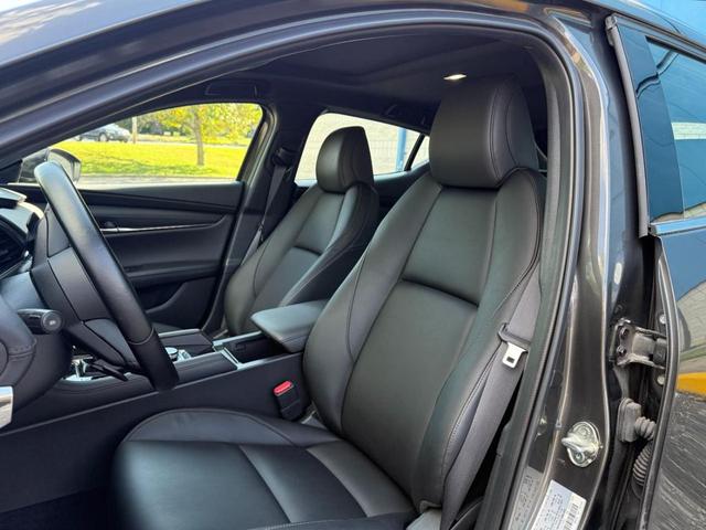 Photo of 2021 Gray Mazda Mazda3