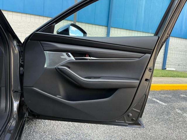 Photo of 2021 Gray Mazda Mazda3