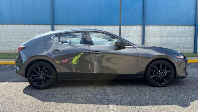 Photo of 2021 Gray Mazda Mazda3