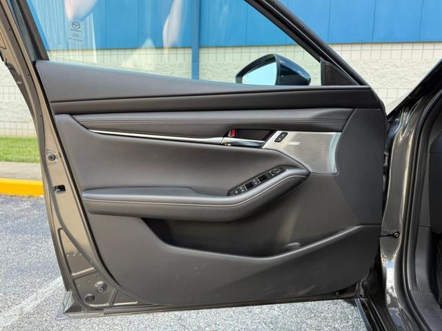 Photo of 2021 Gray Mazda Mazda3