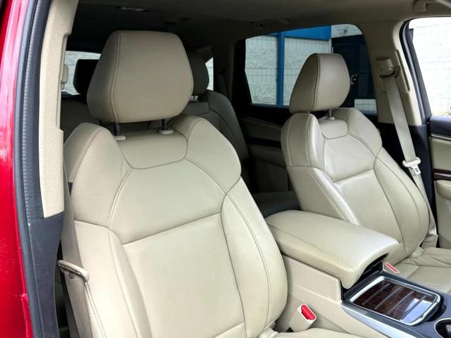 Photo of 2019 Performance Red Pearl Acura MDX