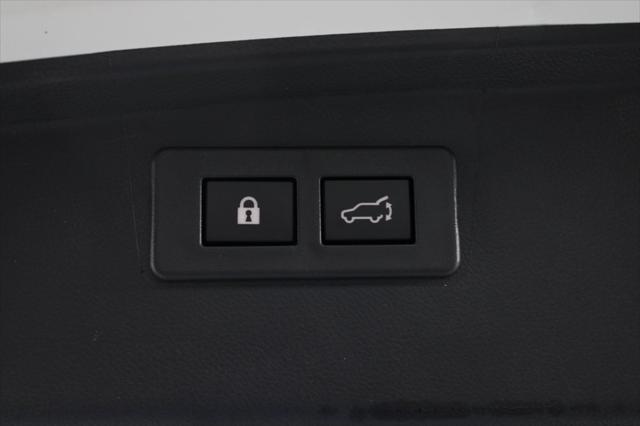 Photo of 2024 Crystal White Pearl Subaru Outback