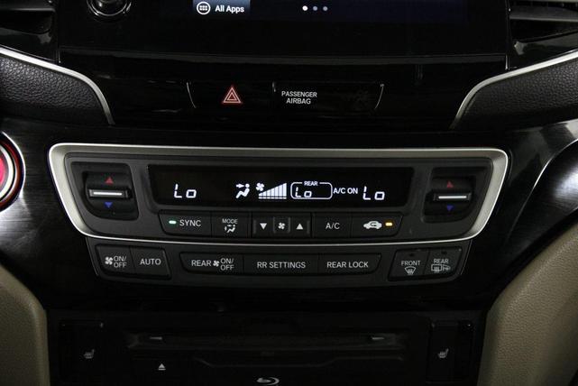 Photo of 2019 White Diamond Pearl Honda Pilot