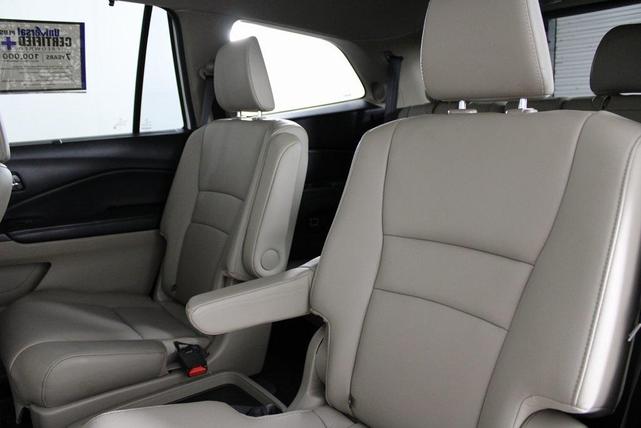 Photo of 2019 White Diamond Pearl Honda Pilot