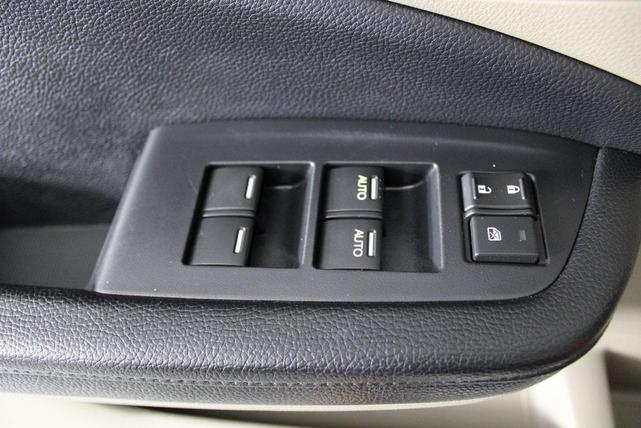 Photo of 2019 White Diamond Pearl Honda Pilot