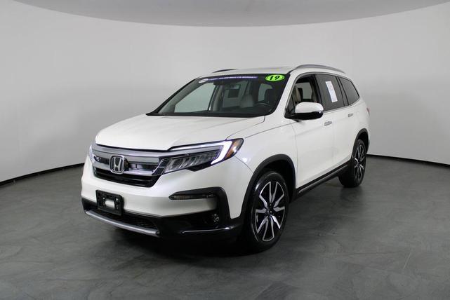 Photo of 2019 White Diamond Pearl Honda Pilot