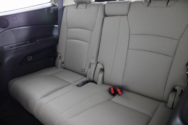 Photo of 2019 White Diamond Pearl Honda Pilot